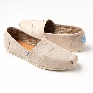 NWT Tom’s Women classic